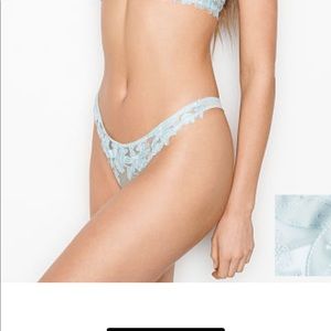 LUXE LINGERIE
Embroidered Thong Panty